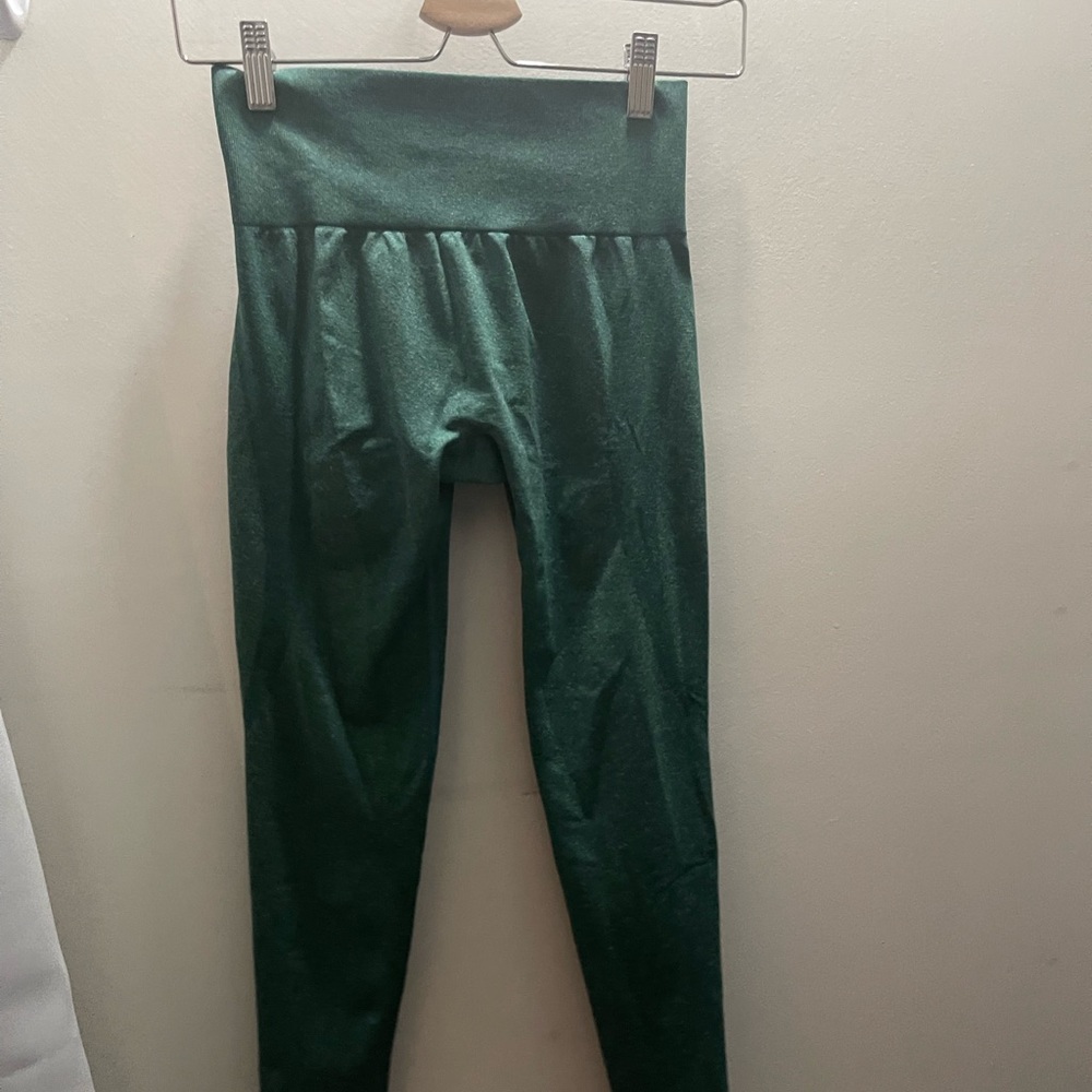 Forrest green booty sculpt leggings
